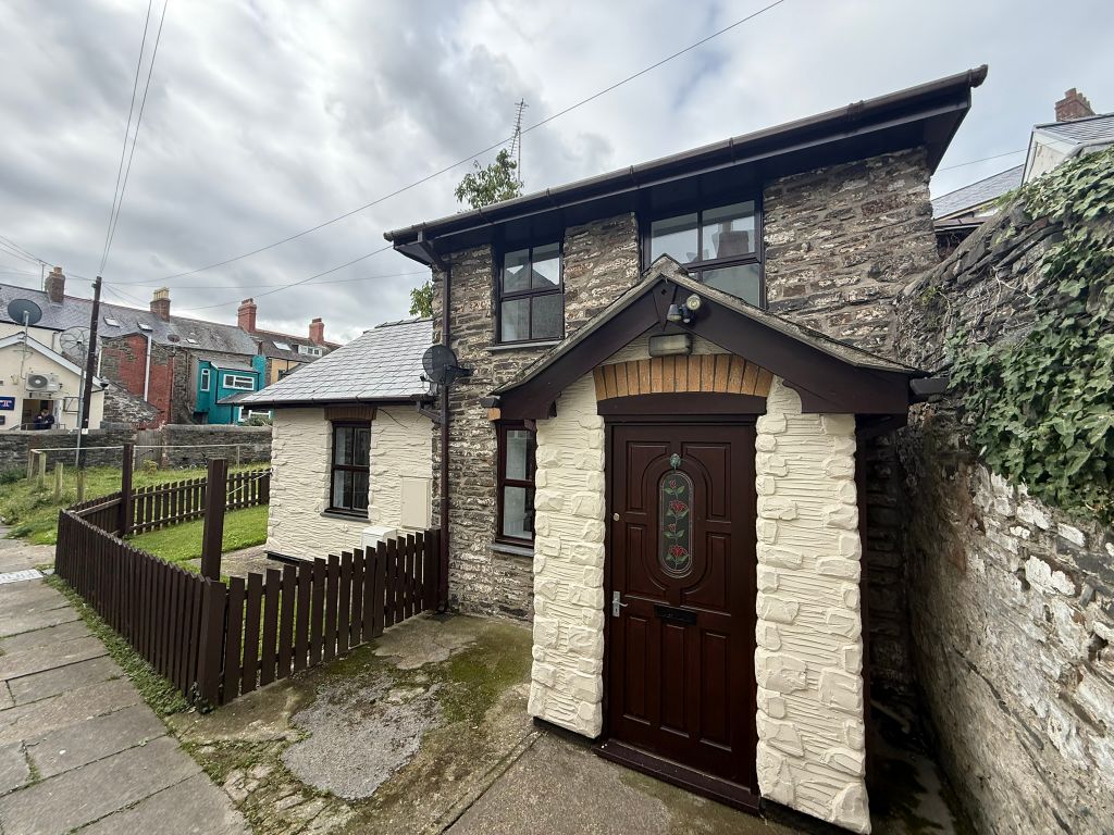 Property photo 1 of 11