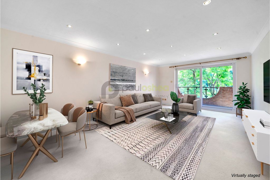 Property photo 2 of 16 Campion Close 1