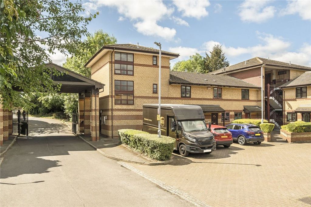 Property photo 1 of 8