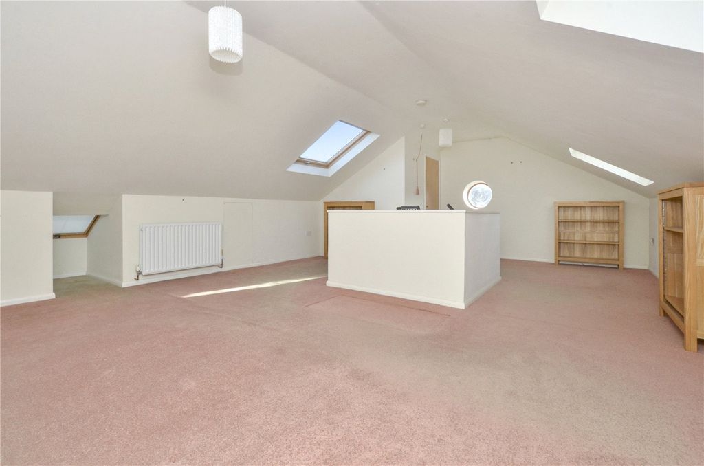 Property photo 3 of 19 First Floor Room