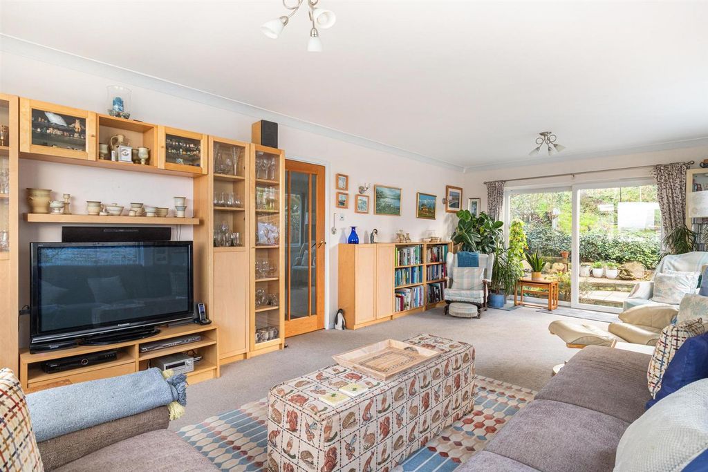 Property photo 3 of 24 3 (2).Jpg