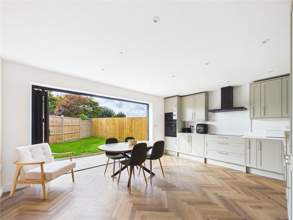 Property photo 3 of 16 Picture No. 05