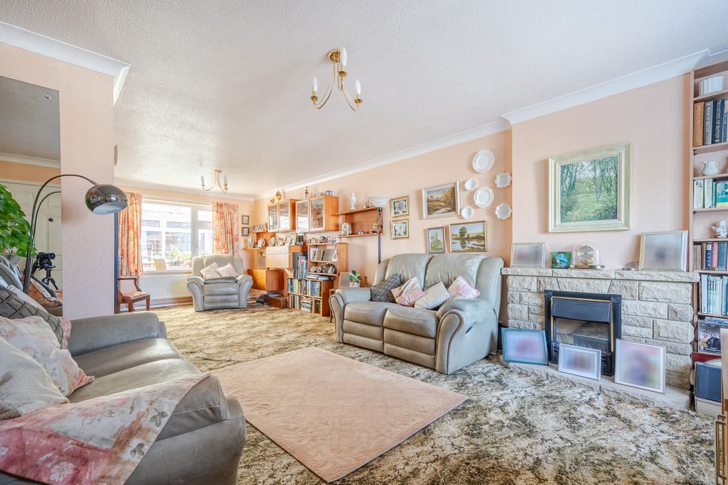Property photo 2 of 17