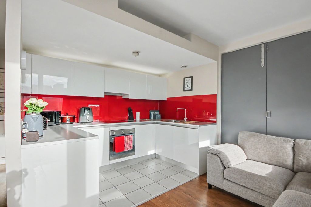 Property photo 2 of 14 Img_4365