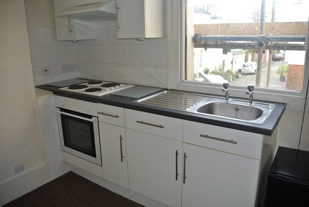 Property photo 2 of 3