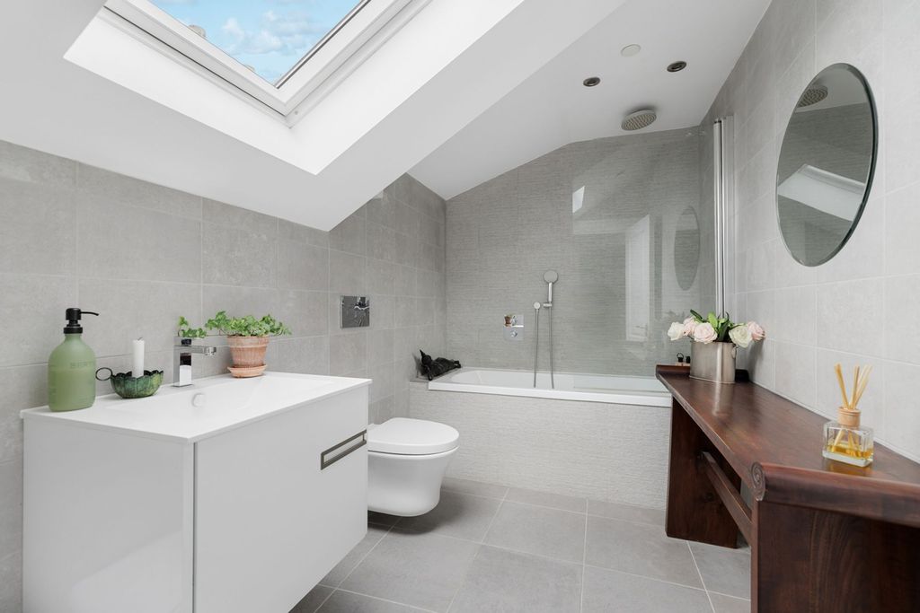 Additional image 21 of 2 bed flat for sale34 Huntly Gardens, Dowanhill G12