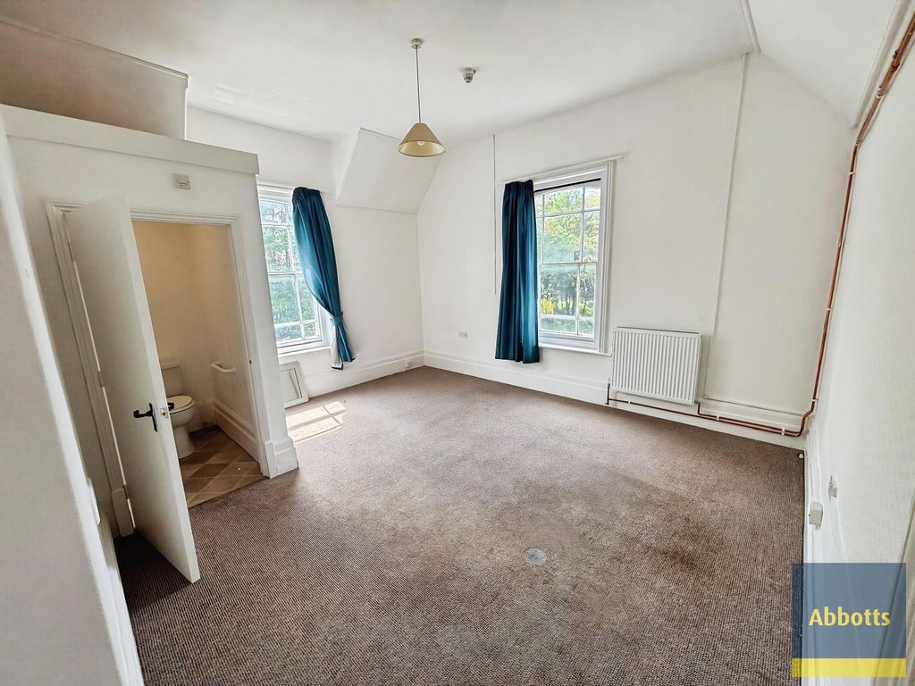 Property photo 2 of 6
