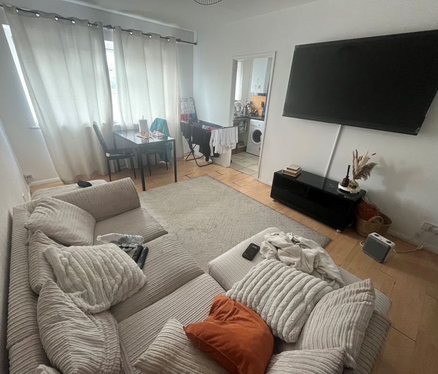 Property photo 2 of 11