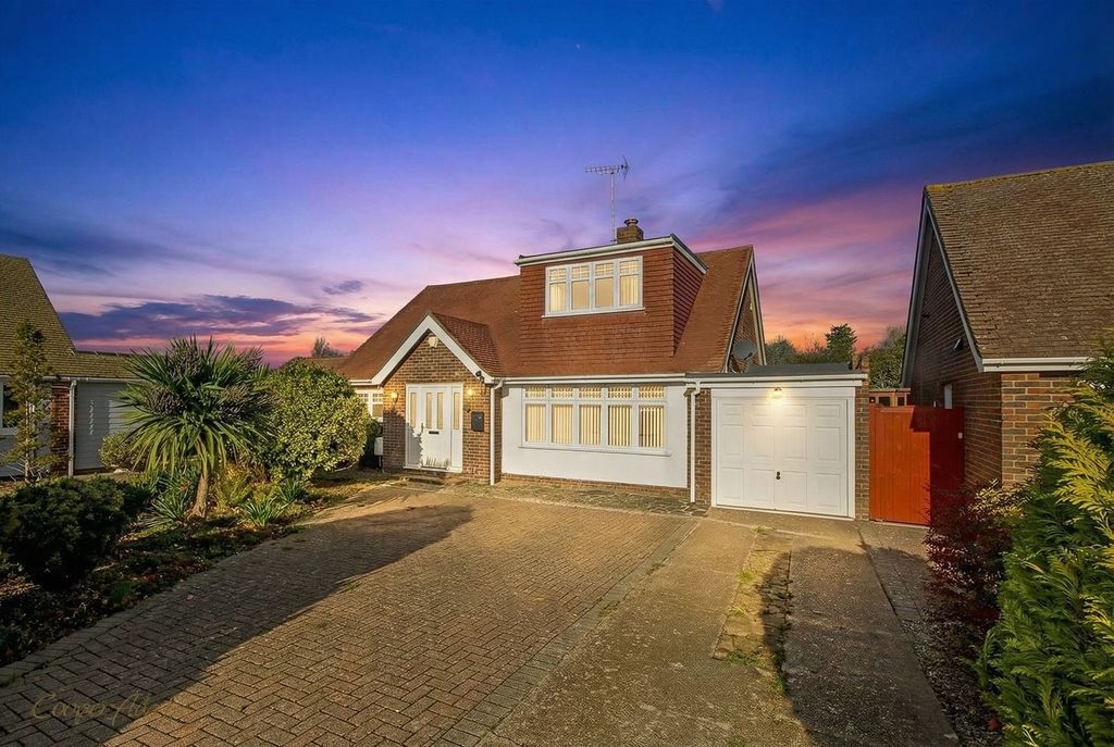 Property photo 1 of 16 Twilight