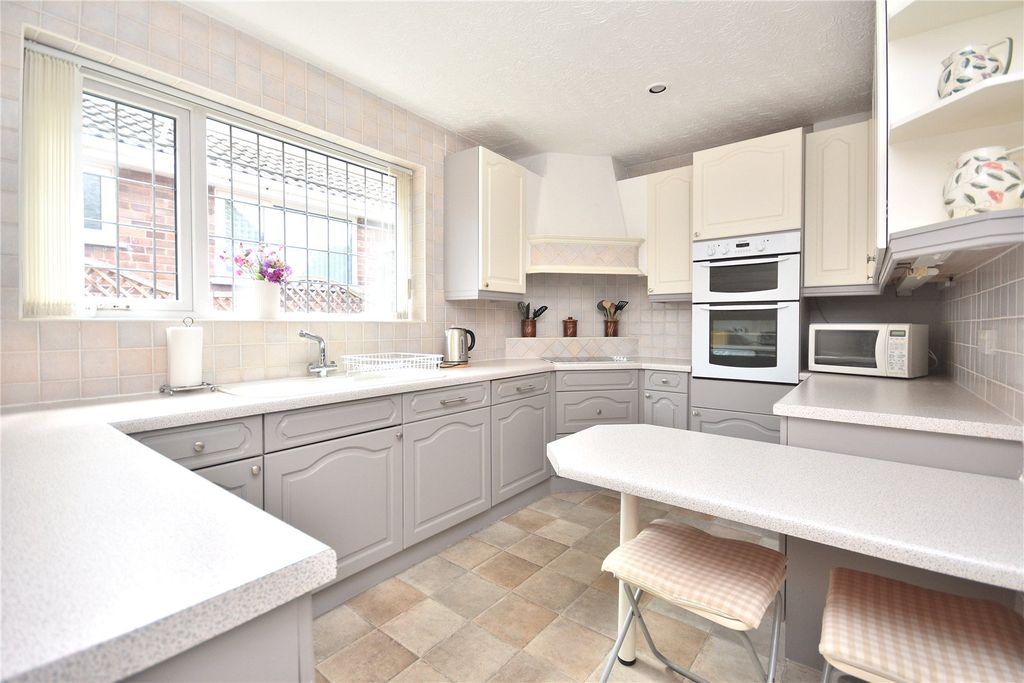 Property photo 3 of 17 Picture No. 13