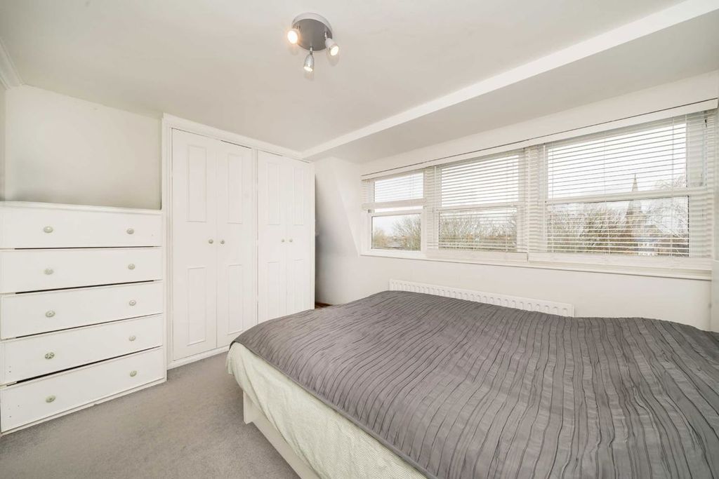 Property photo 3 of 5