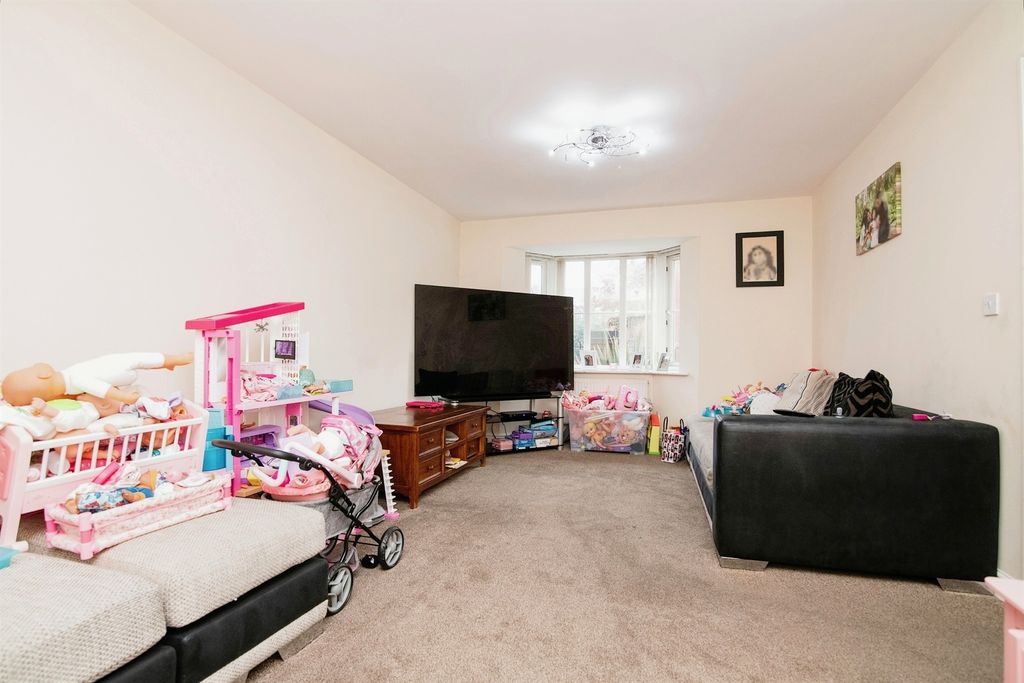 Property photo 3 of 15