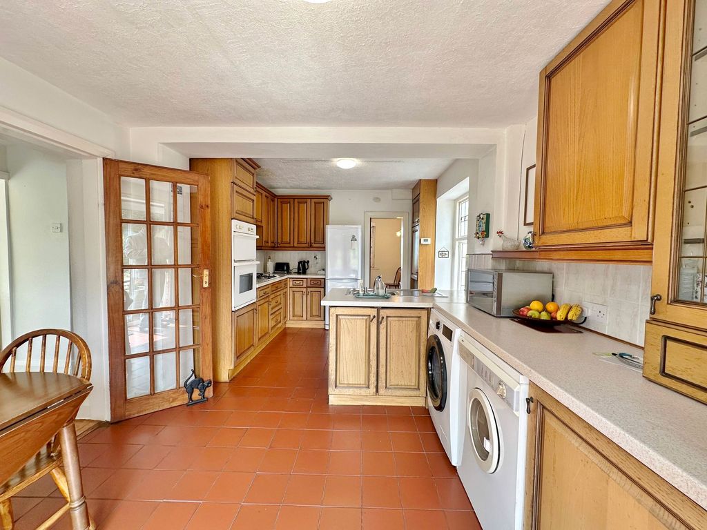 Property photo 3 of 32 Photo 9