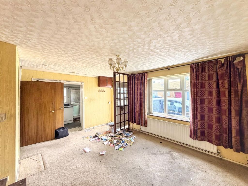 Property photo 3 of 11