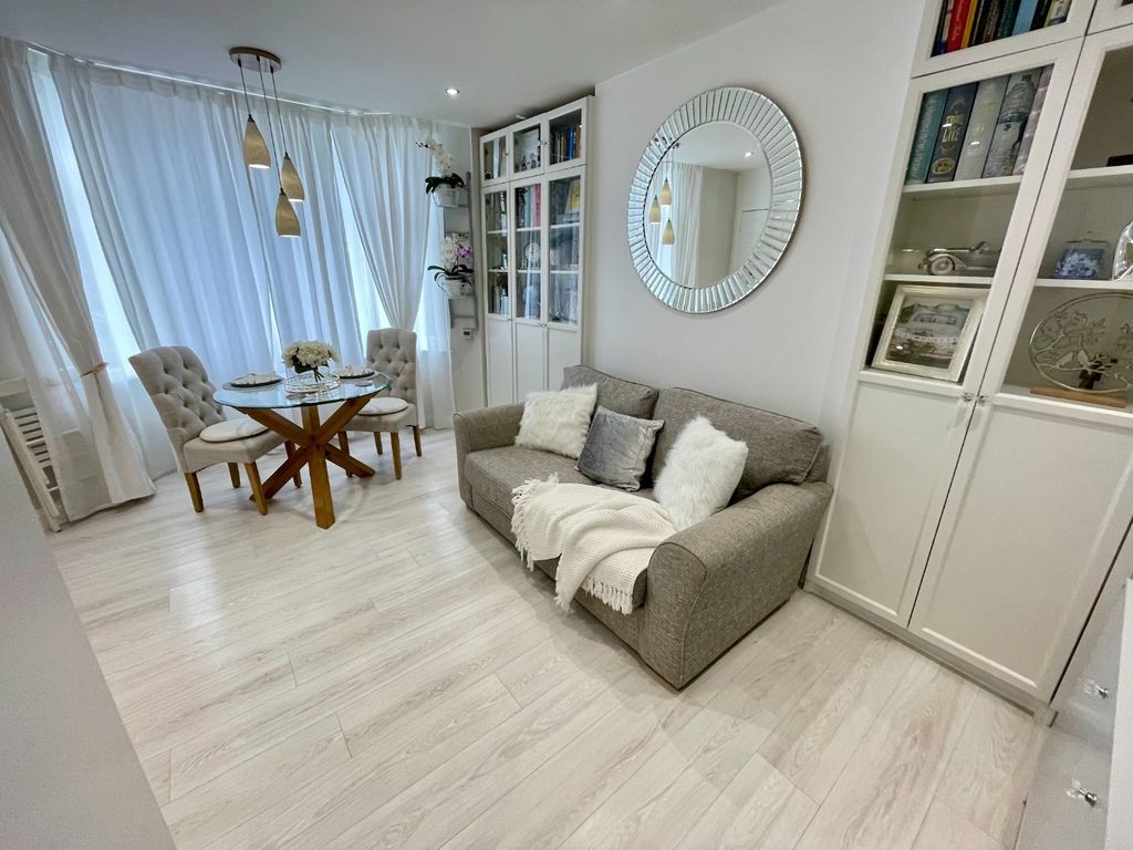 Property photo 3 of 8 5039684