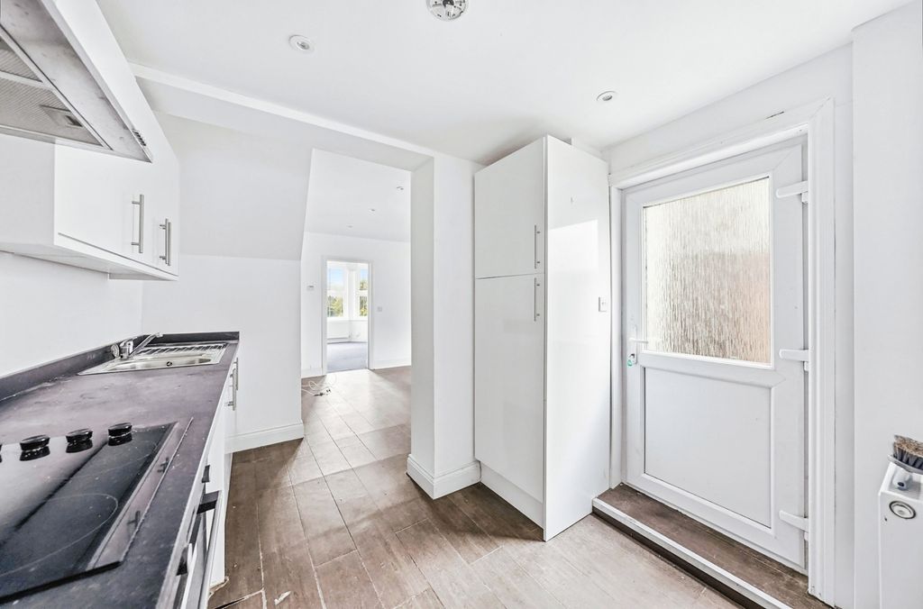 Property photo 3 of 16 Pbox-Img.Jpg