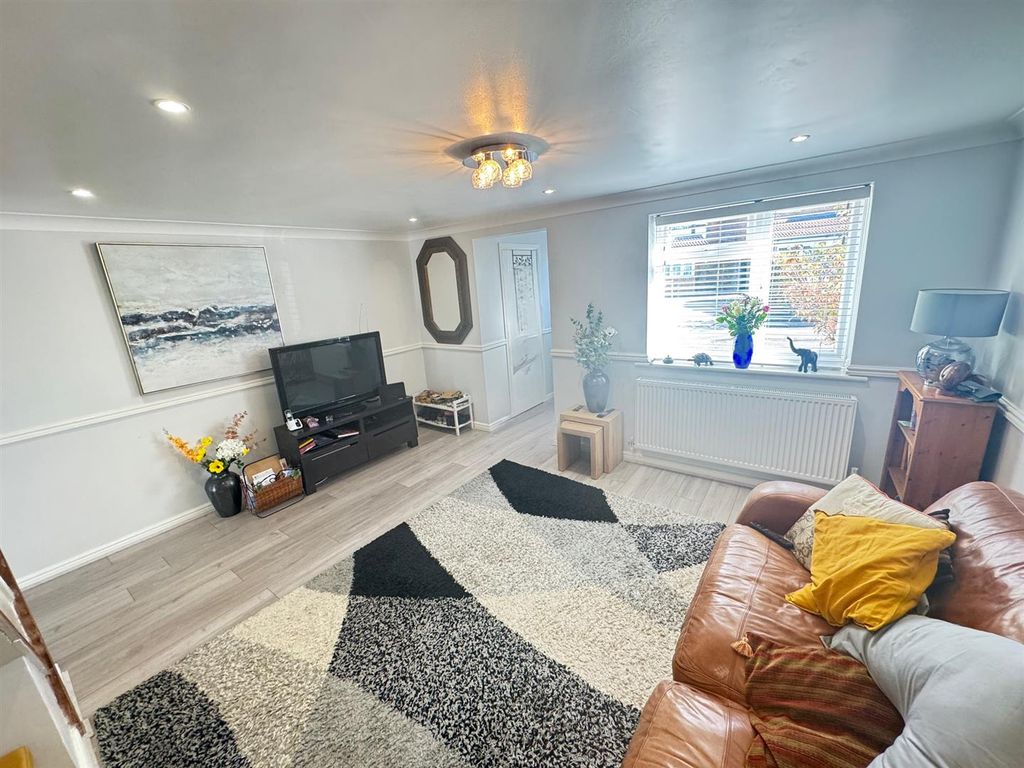 Property photo 3 of 26