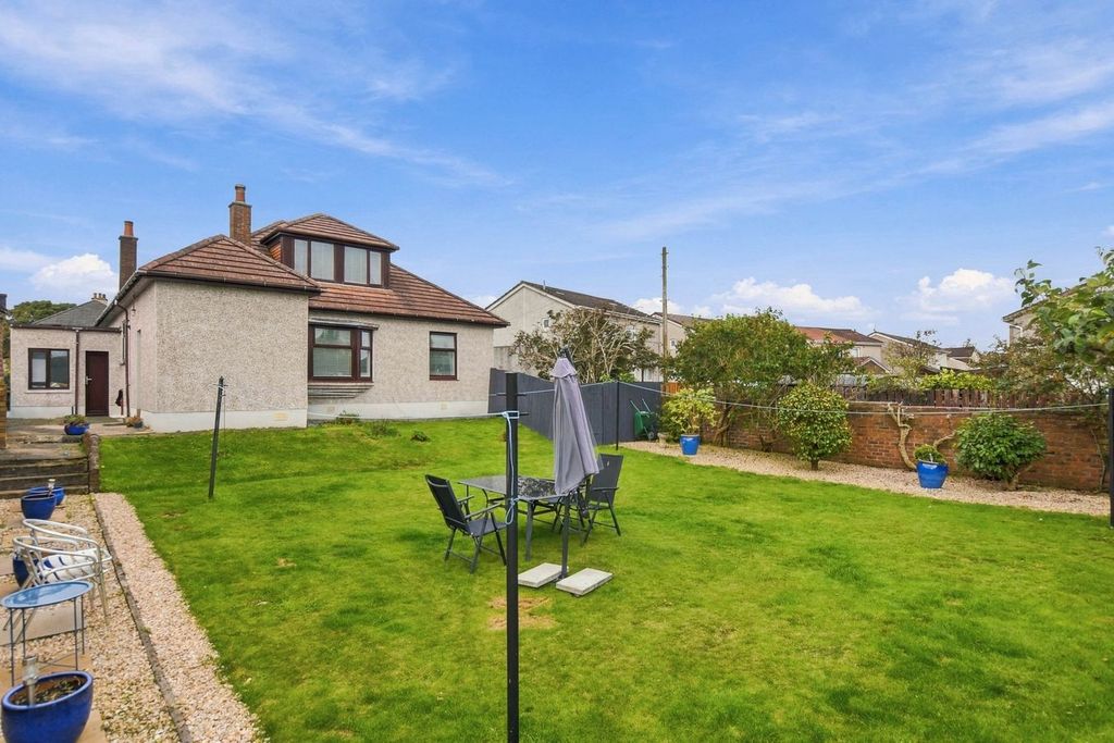 Property photo 3 of 36