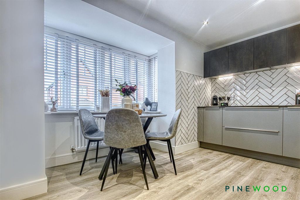 Property photo 3 of 30 Kitchen Diner