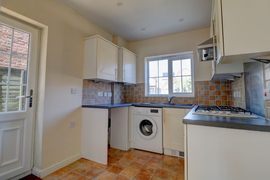 Property photo 3 of 13 Kitchen
