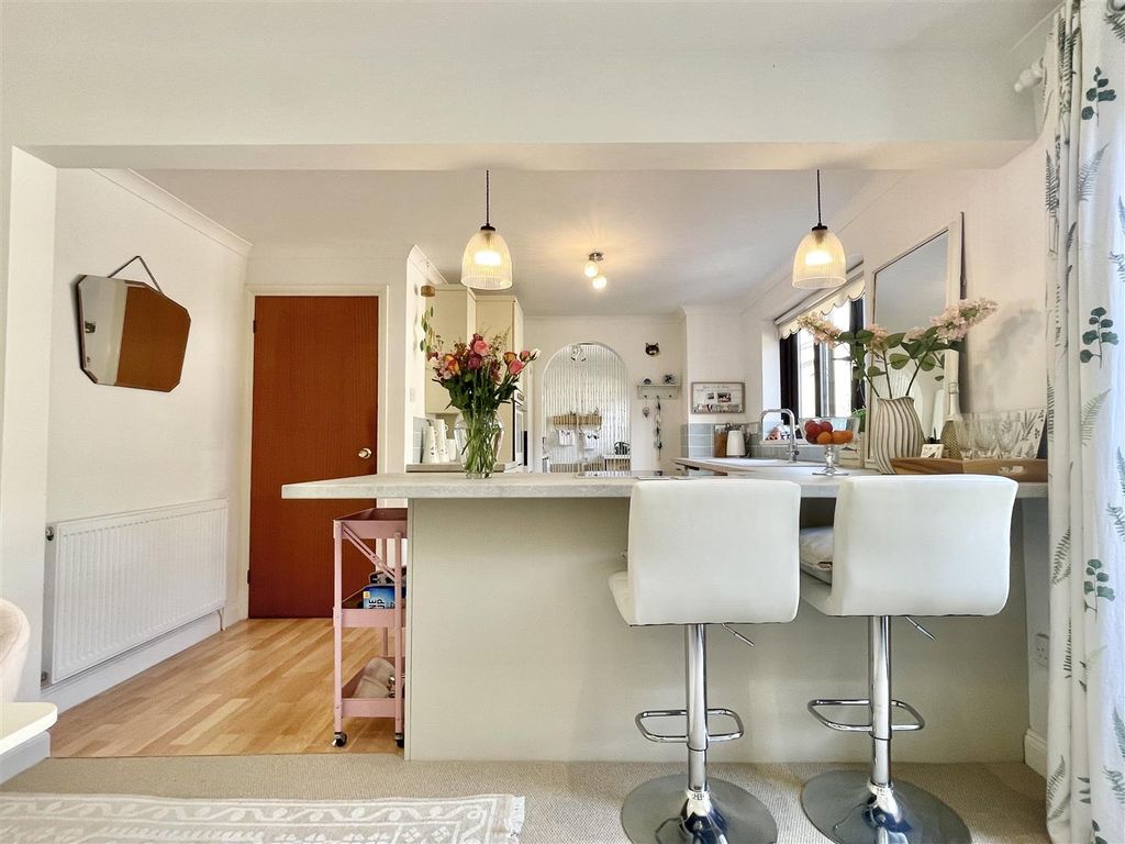 Property photo 2 of 32 Kitchen/ Diner