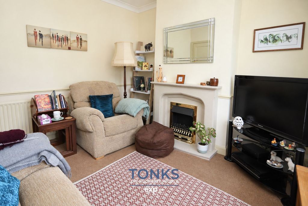 Property photo 3 of 18