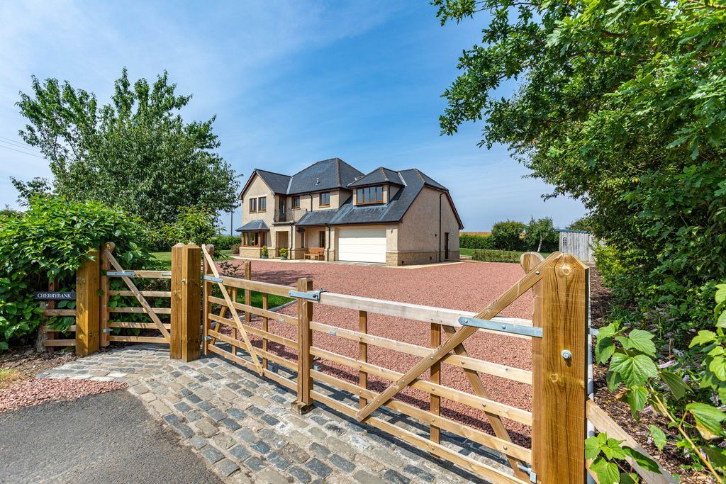 Property photo 1 of 58 Cherrybank