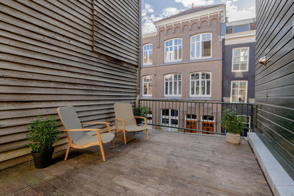 Property photo 2 of 74