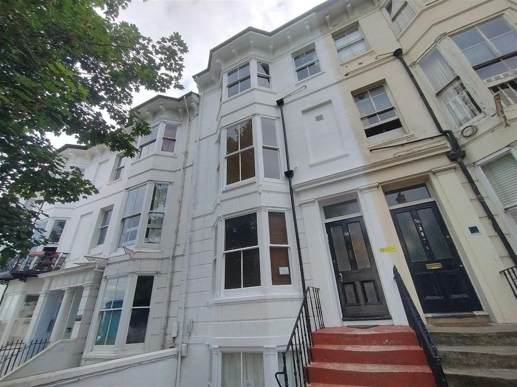 Property photo 1 of 6 Buckingham Place Fff 38  (6).Jpg