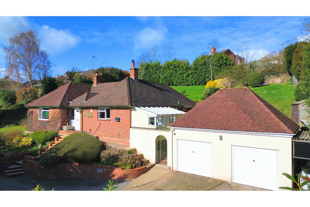 Property photo 1 of 33