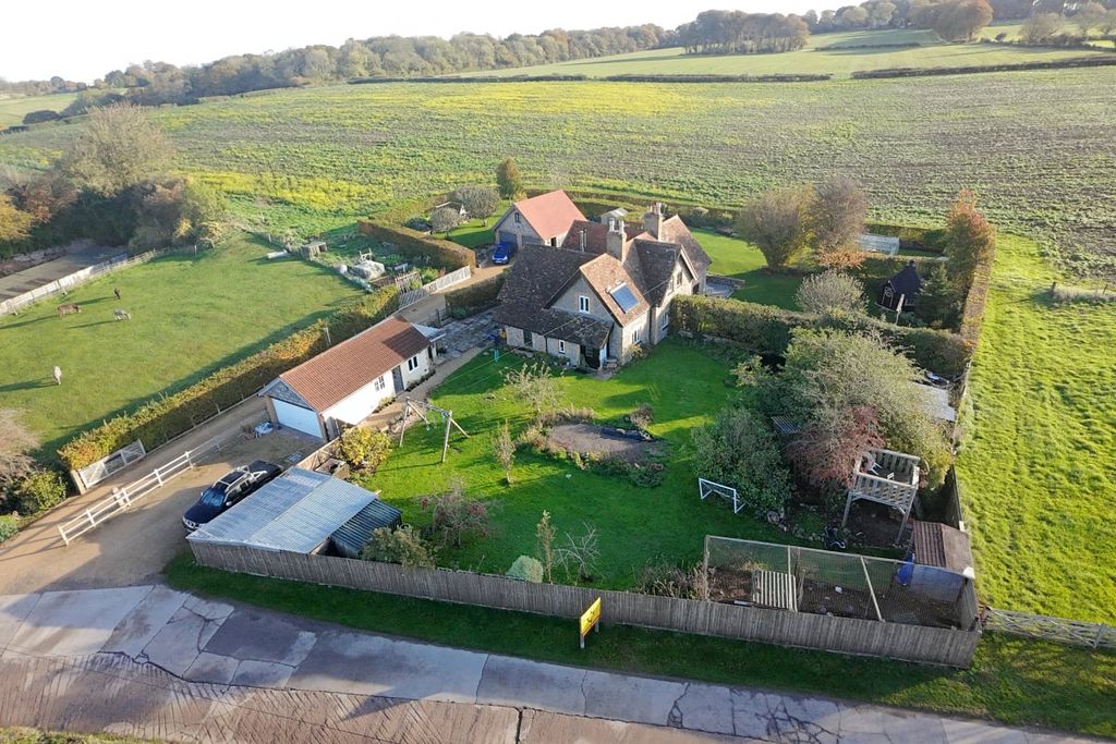 Property photo 3 of 34