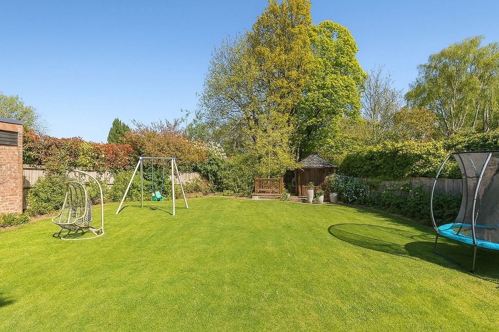 Property photo 2 of 15 Garden