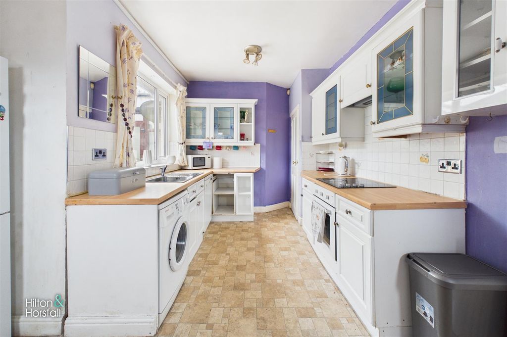 Property photo 3 of 18 Ringstone Crescent