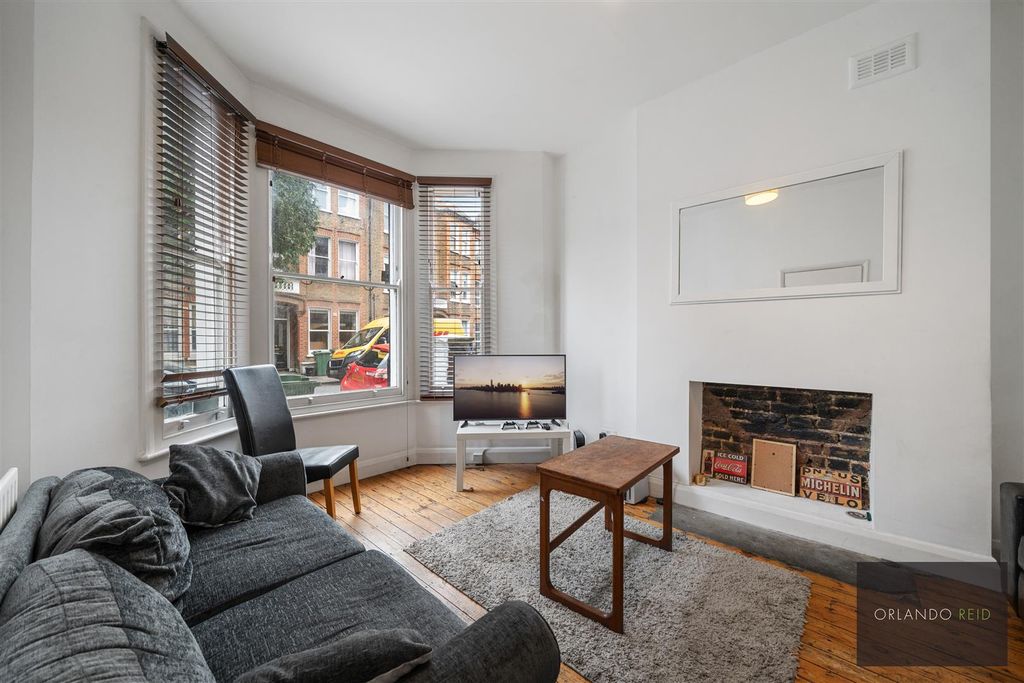 Property photo 2 of 13 61 Tremadoc Road Sw4 7Na-2.Jpg
