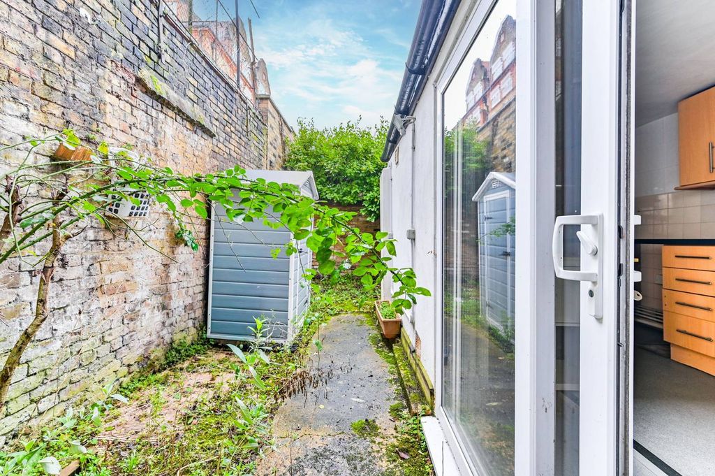 Property photo 3 of 12