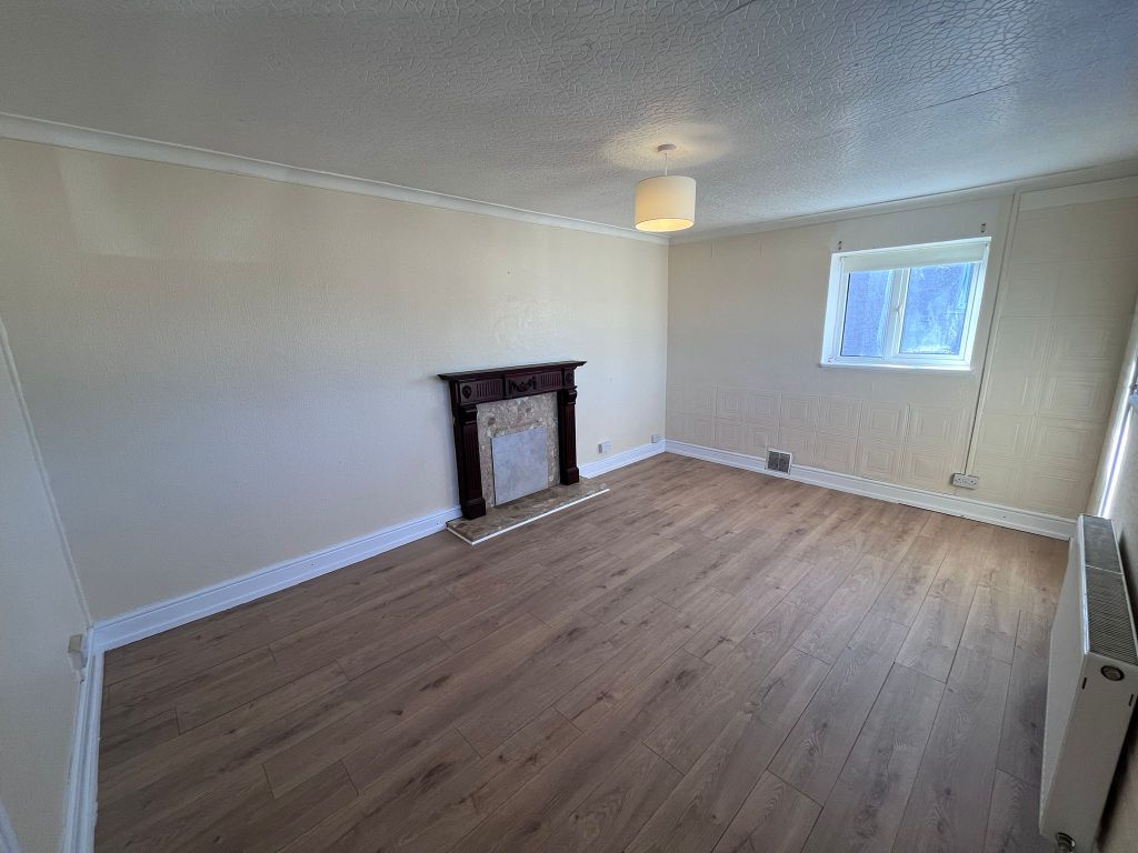 Property photo 3 of 9 Living Room