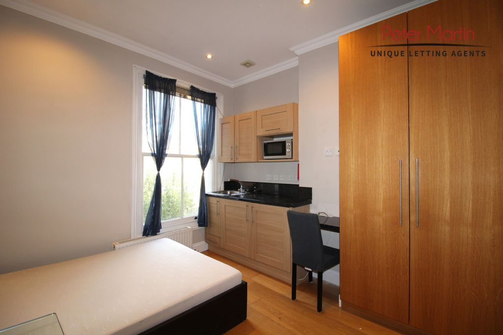 Property photo 1 of 4 Photo 4