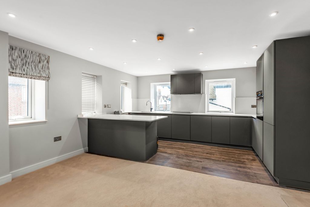Property photo 2 of 10 2