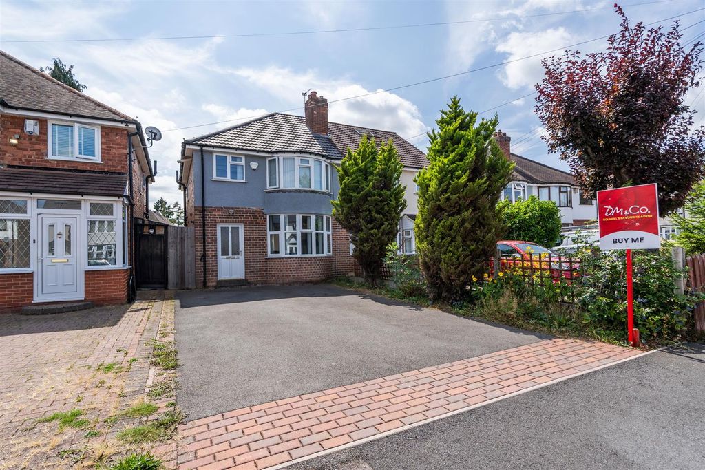 Property photo 1 of 11 39 Lighthorne Road_15.Jpg