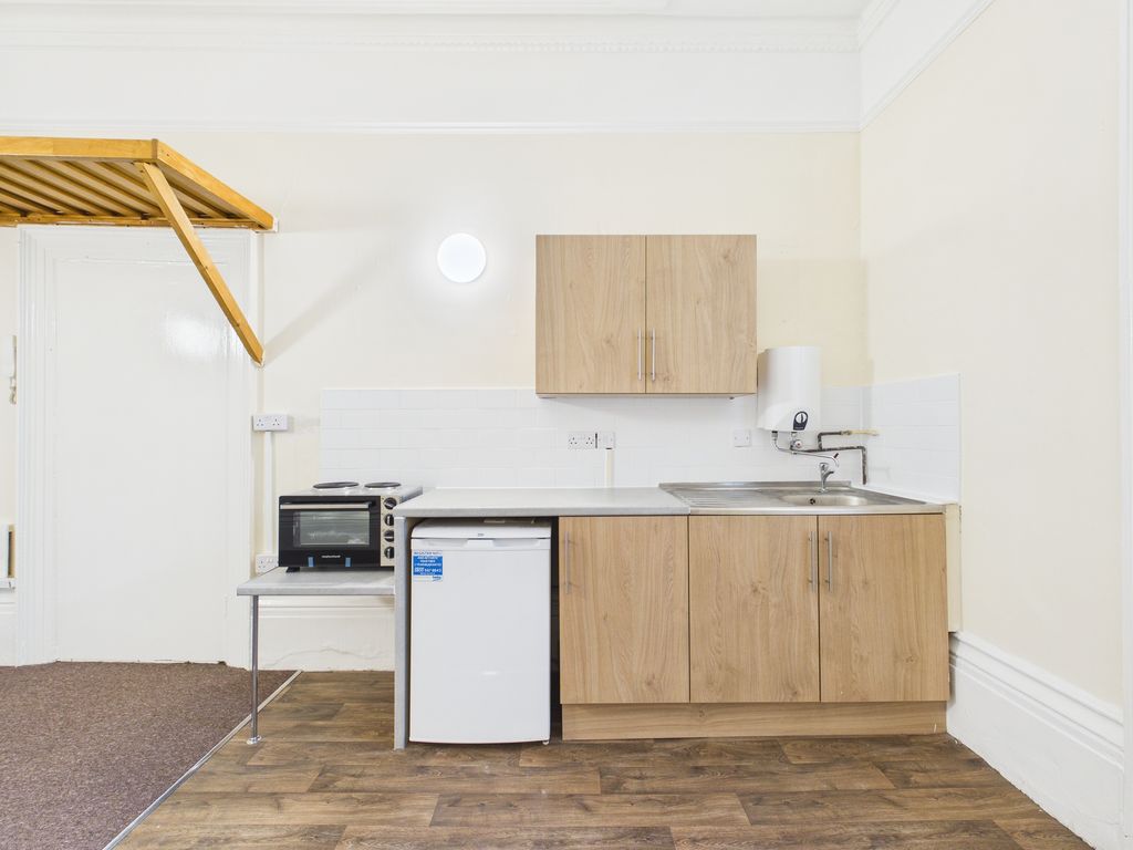 Property photo 2 of 7 Cam04693G0-Pr0097-Still004