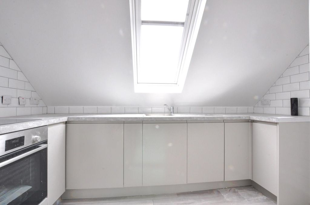 Property photo 3 of 13 30001786-Hr-3