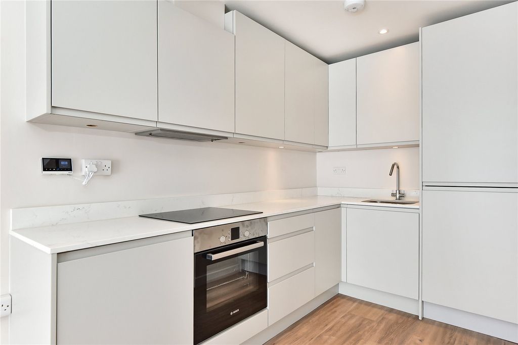 Property photo 2 of 8 Kitchen