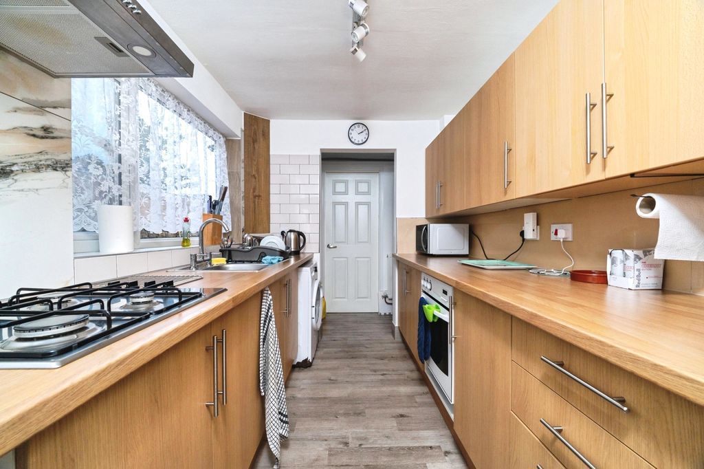 Property photo 2 of 12 Kitchen View 2