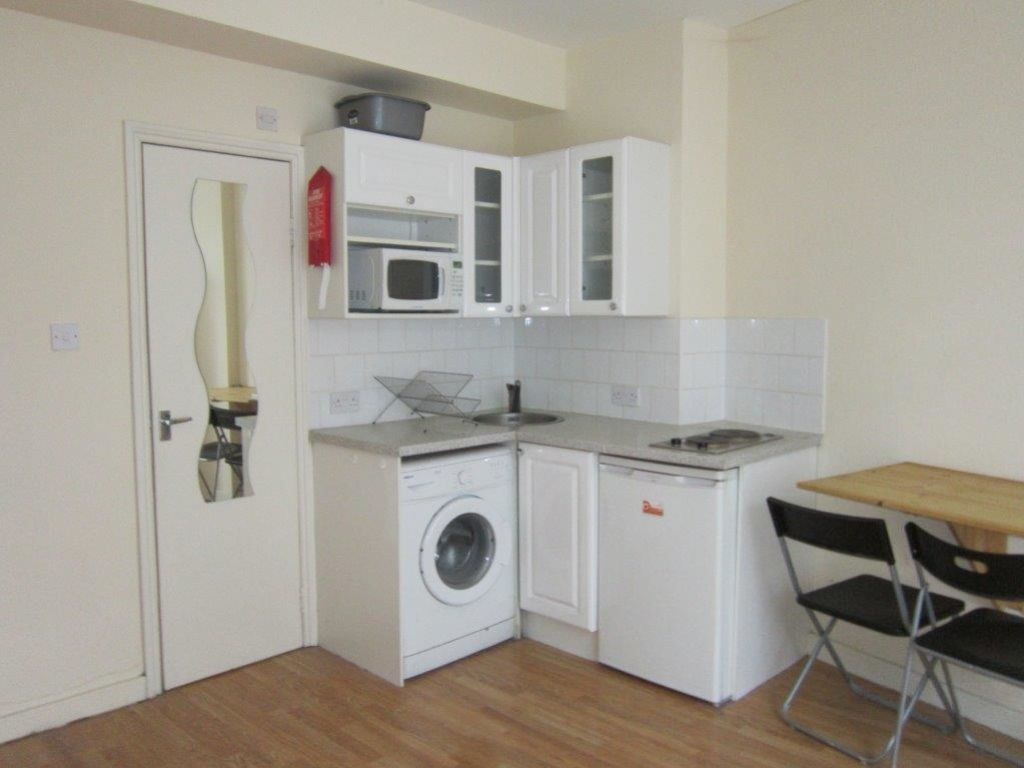 Property photo 1 of 4 Kitchen