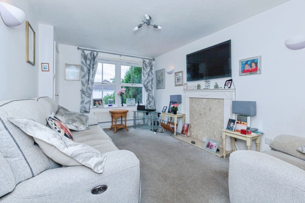 Property photo 2 of 20 Pbox-Img.Jpg