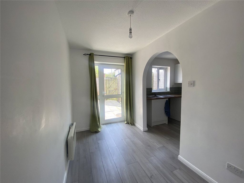 Property photo 3 of 8 Picture No. 13