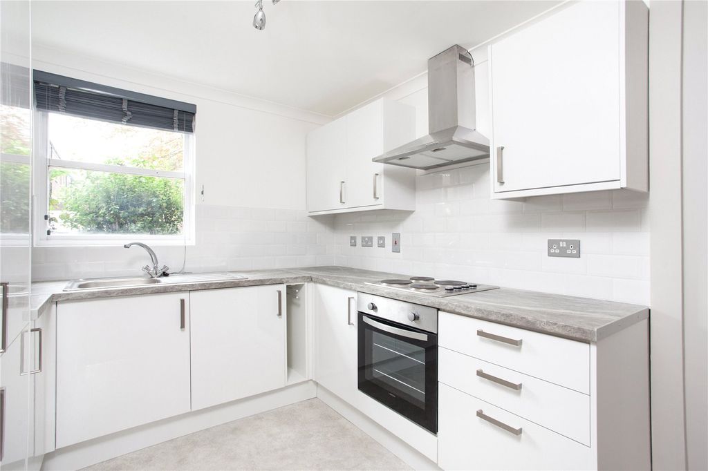 Property photo 2 of 6 Picture No. 10