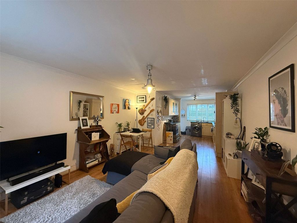 Property photo 2 of 12 Picture 2