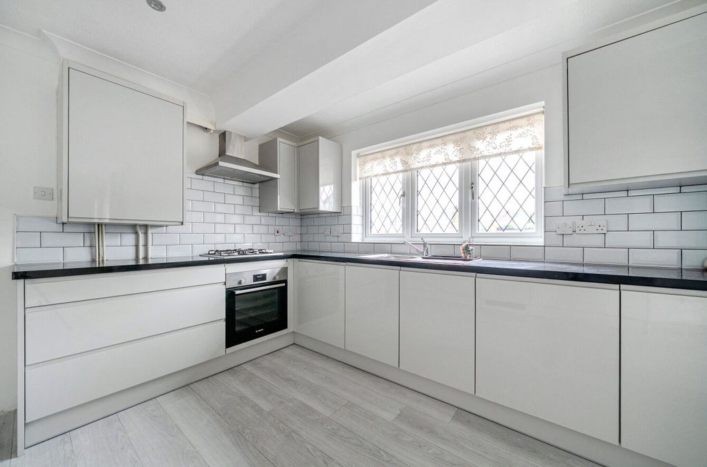 Property photo 3 of 23 1361690-21-68E8dc...