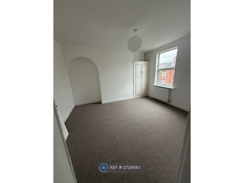 Property photo 2 of 11 Double Bedroom 1